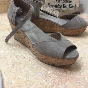 comfy chic Toms PlatformGrey/Taupe worn only 3x